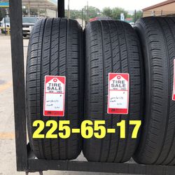 2 used tires 225/65/17 Kumho S