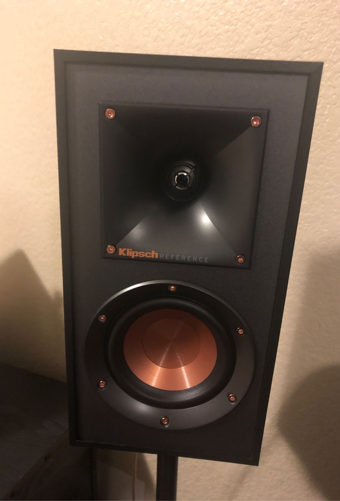 Pair of Klipsch R-41M Speakers