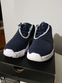Jordan futures size 12 3M