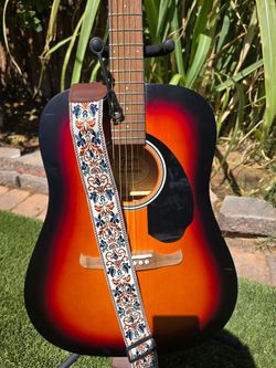LIKE NEW FENDER ACOUSTIC ELECTRIC GUITAR FULL SIZE NEW STRINGS BUILD IN TUNER AMAZING SOUND READY
