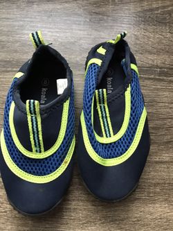 Toddler water shoes