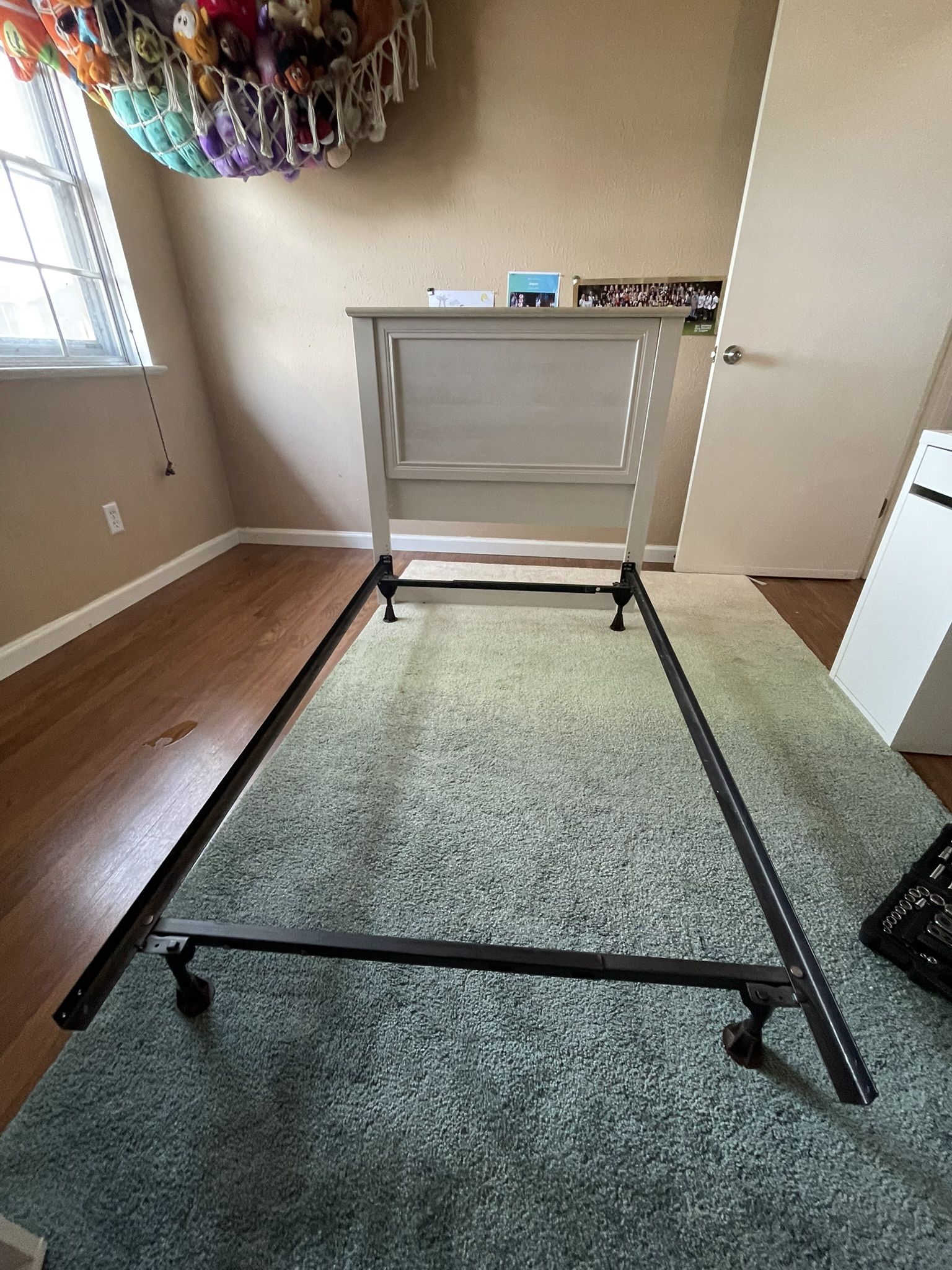 Kids Twin Bed Frame & Box Spring 