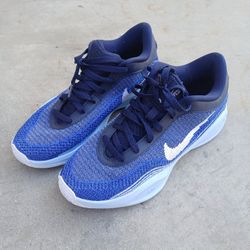 NIKE SHOES SIZE 10.5