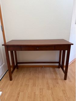 Modern Threshold Writing Desk – Excellent Condition