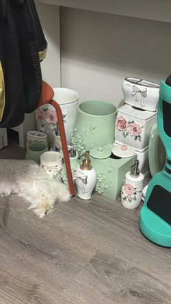 Bath sets 2 different sets $40 EACH
