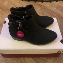 Girls Black Booties Size 1