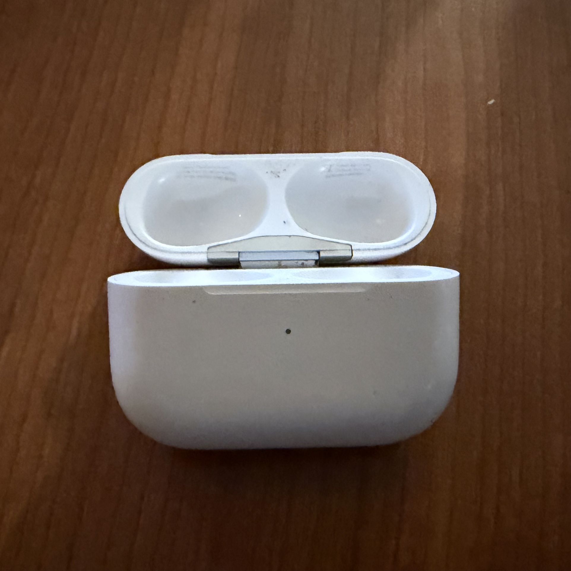 Apple AirPods Pro 2 Charging Case