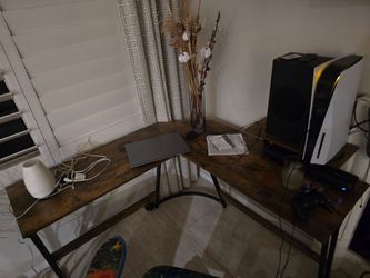 Computer desk