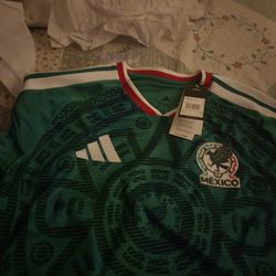 Mexico jersey size medium