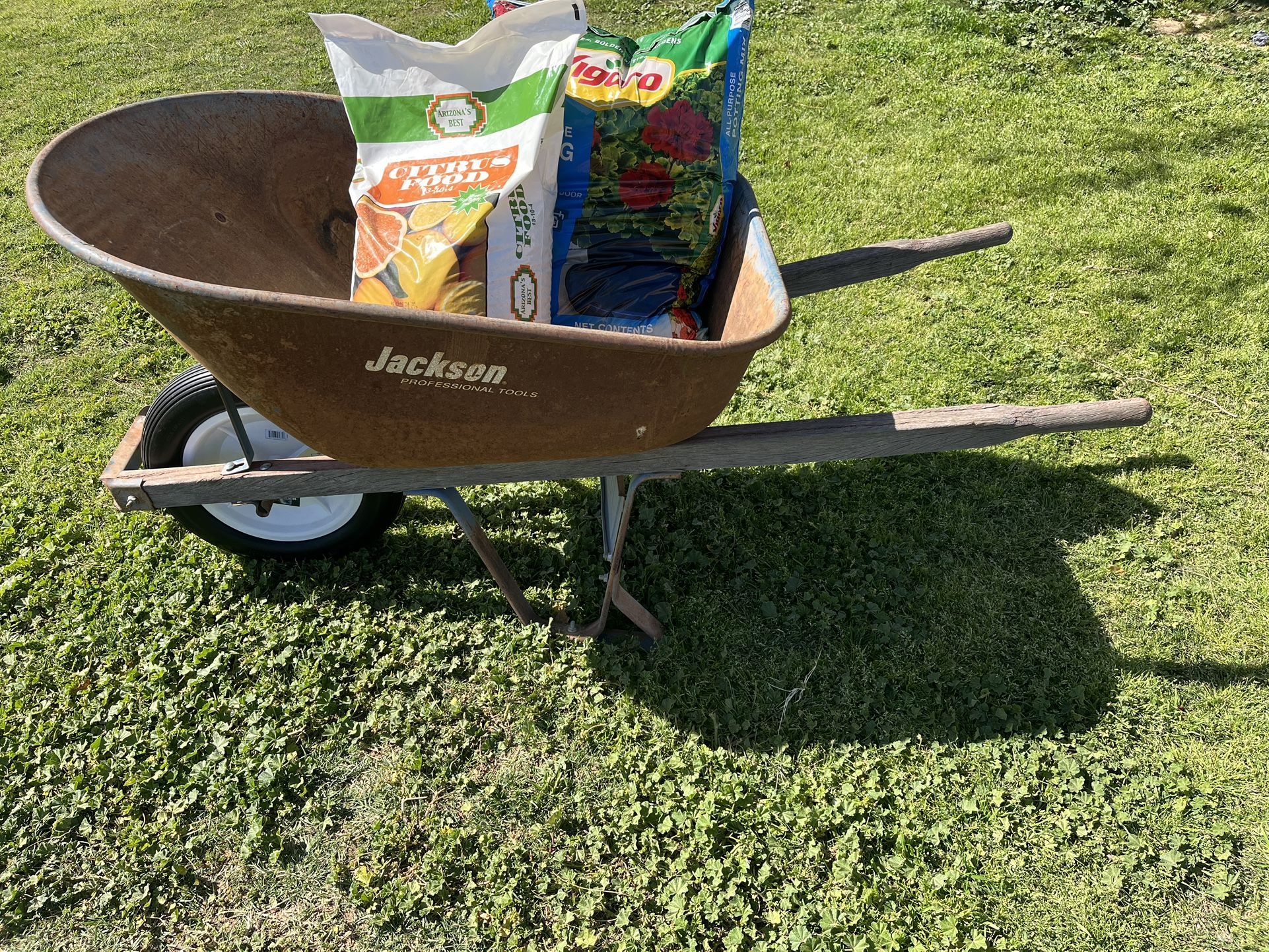 Jackson Wheelbarrow