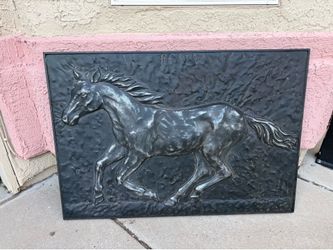 Metal horse wall decor