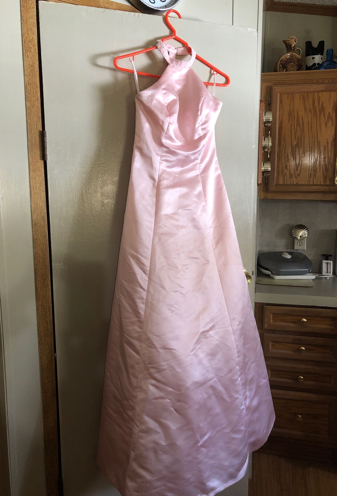 Here’s another prom dress peach color size 4-6– I put it on an I’m a 8 An it fit