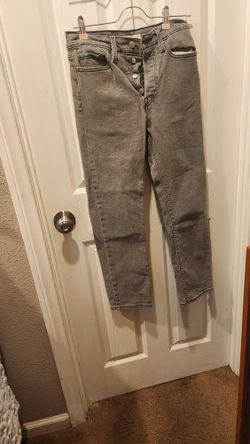 Women Levi's