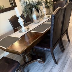 Dinning Table And Chairs 