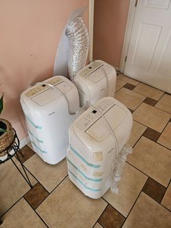 AC PORTABLE TOSHIBA 6000 BTU 260 sq ft Ideal HOSE,WINDOW COVER IS TOUCH SCREEN WORKS GREAT YOU CAN TEST IT BEFORE PURCHASE FOR ANY QUESTION TEXT ME PL