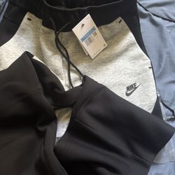 Nike Tech Pants Size Medium 