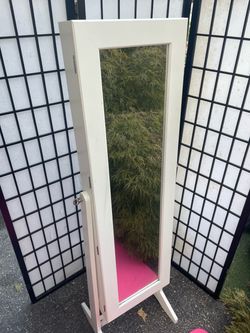 Mirror jewelry closet stand