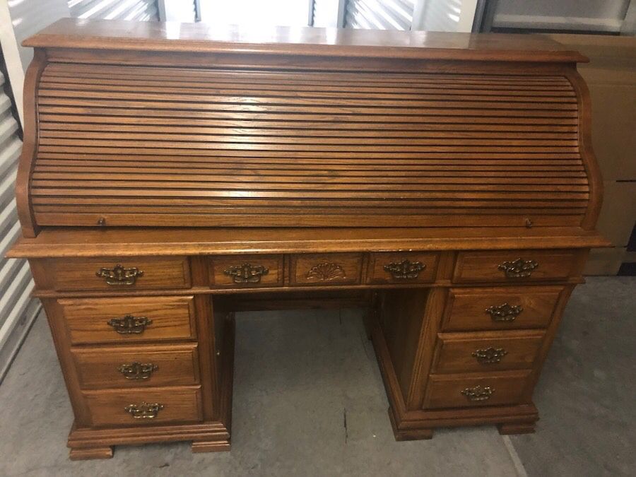 Broyhill rolltop vintage Desk