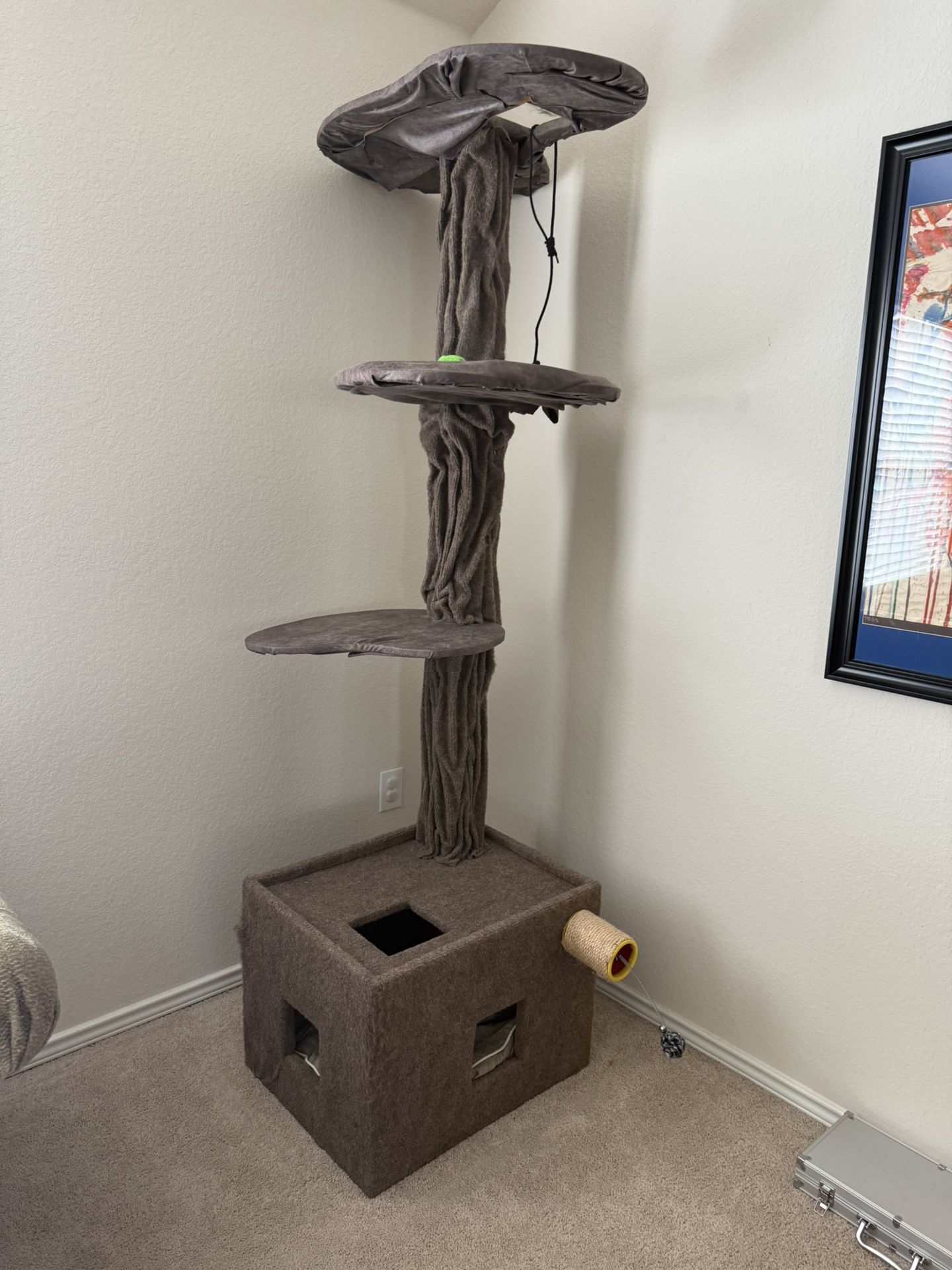 Cat tree