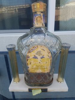 Crown Royal trophy stand 1.75 L