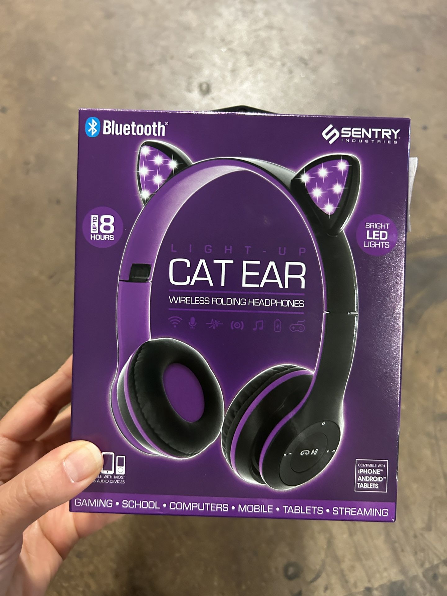 NWT Bluetooth wireless Cat ear light up folding headphones