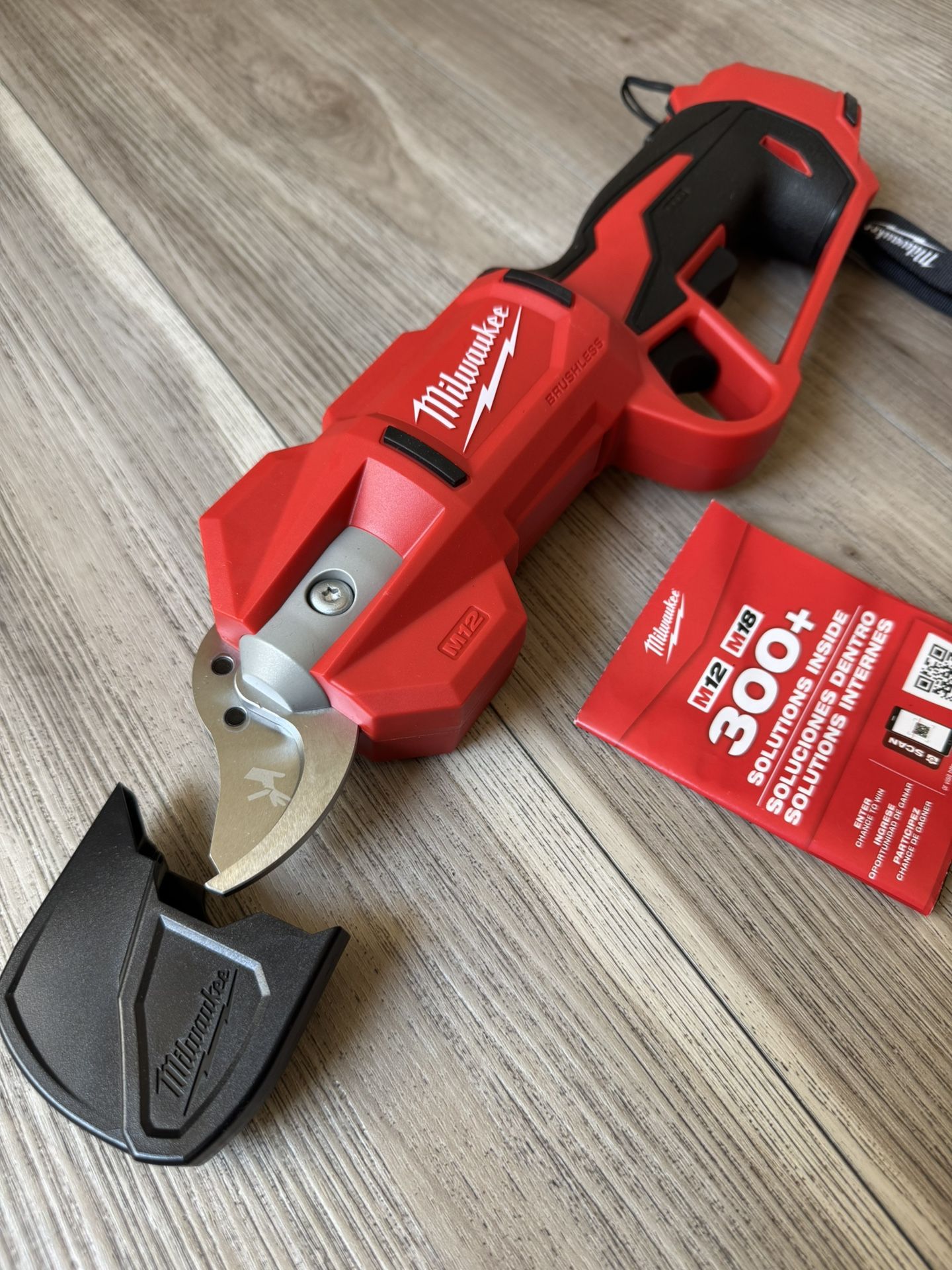 Milwaukee M12 12V Brushless Cordless Pruning Shears