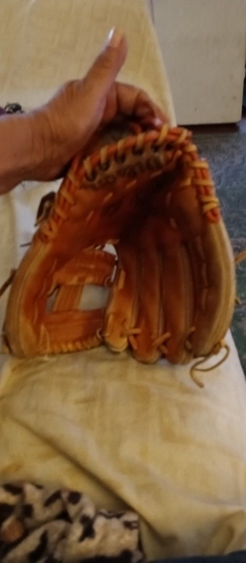 Children's Baseball Gloves