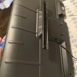 Im selling this tv Hisense Roku tv