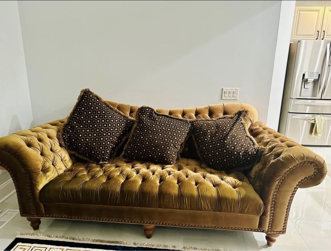 Couch Value City Furniture Chaise Lounge Linen Brittney Sofa