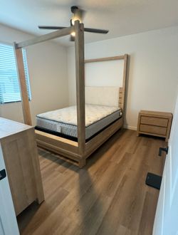Queen size bed