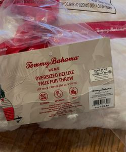 NWT Tommy Bahama Oversized Deluxe Faux Fur Throw - Ivory (50" x 70") Brand: Tommy Bahama Home Condition: Brand new with tags in original packag