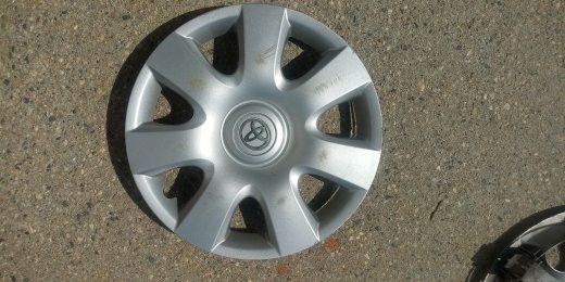 15" Toyota Hub Cap OEM - $20 (Pawtucket)