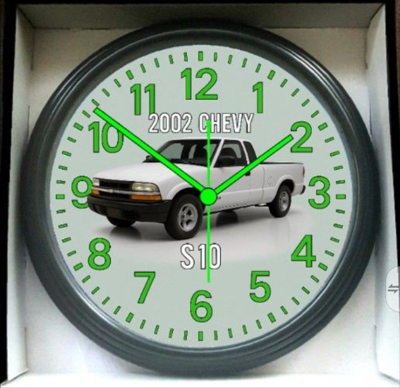 2002 Chevy S10 Ext Cab Glow In The Dark Wall Clock New!