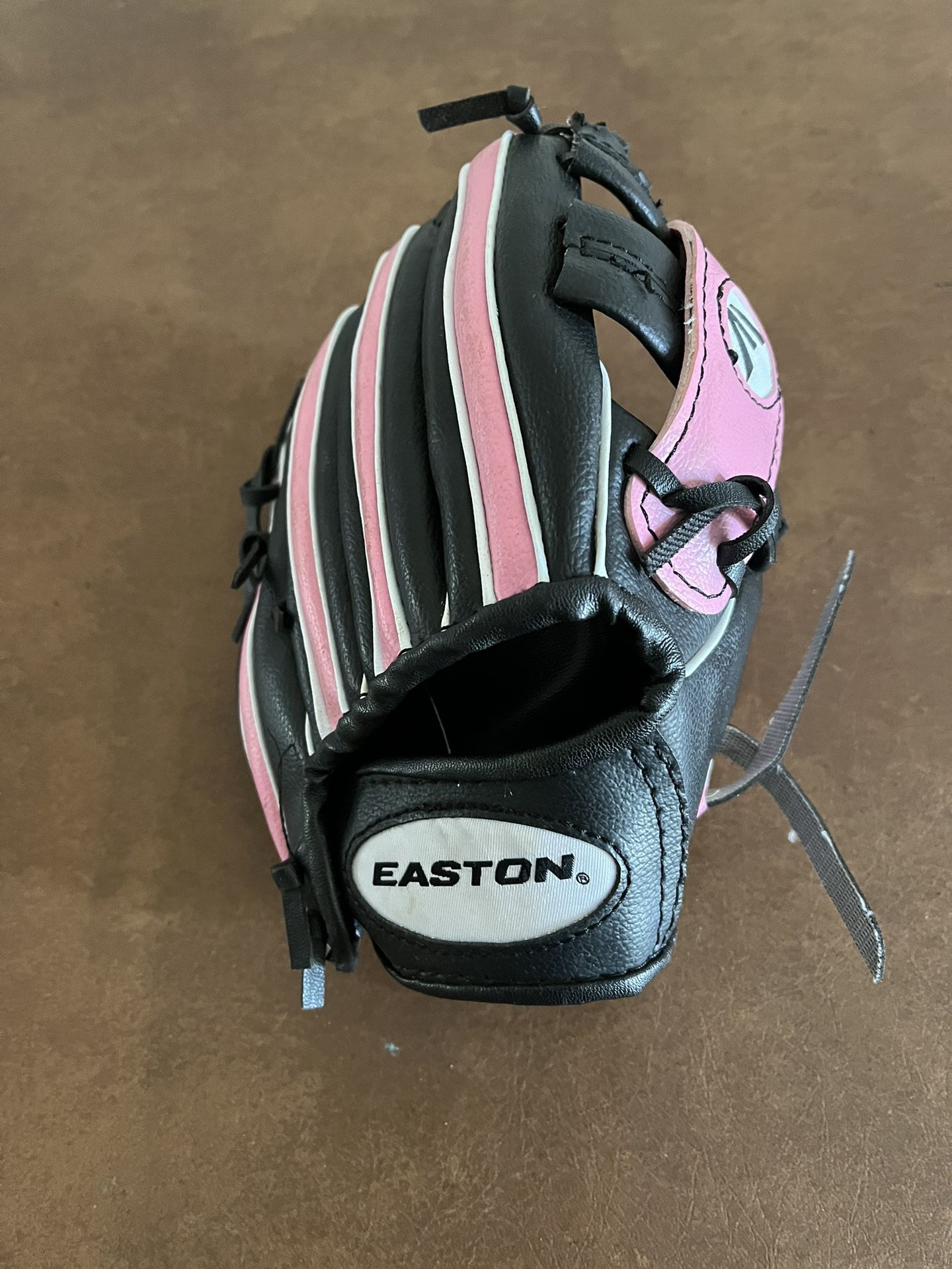 Easton Girls Pink & Black Baseball Glove