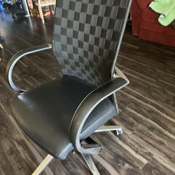 Office Chair Excellent Condition 