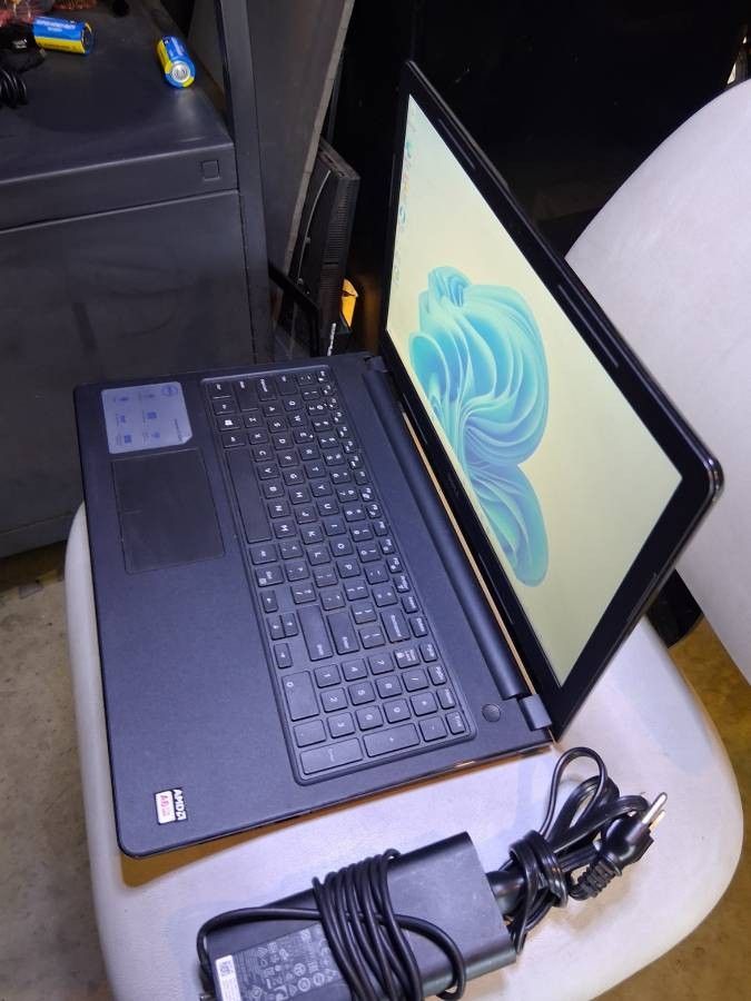 Dell Inspiron. 15.6" in. Laptop. Windows 11, 512 GB Storage, - $160 
