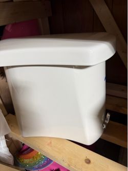 Toilet tank / new one