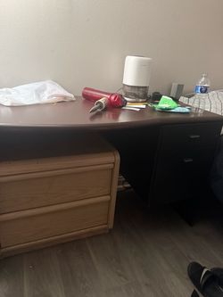 Computer desk