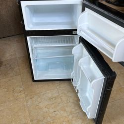 Micro fridge freezer And Microwave