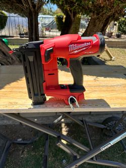 Milwaukee nail gun