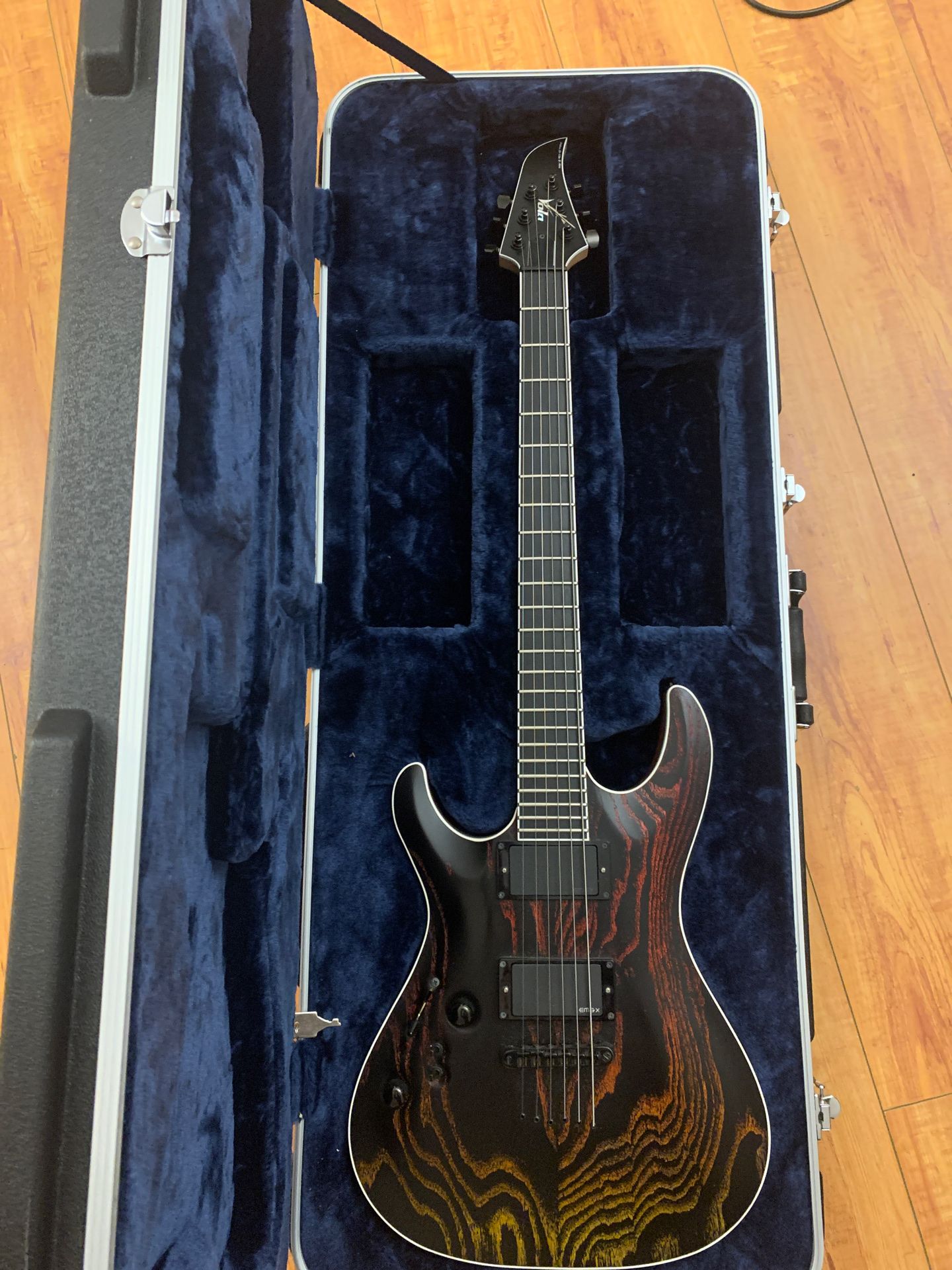 Electric guitar left handed Vola with EMGs