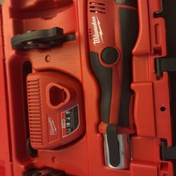 Milwaukee M12 12-Volt Lithium-Ion Force Logic Cordless Press Tool Kit (3 Jaws Included) with Two 1.5 Ah Battery and Hard Case