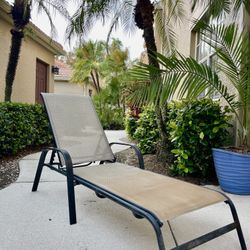 1 Piece Patio Chaise Lounge Chair with Arm - Outdoor Furniture