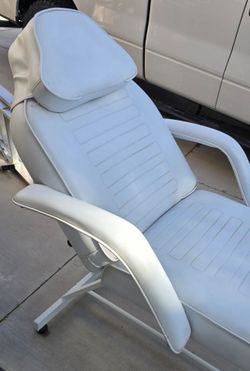 Cama para masajes usada  $40