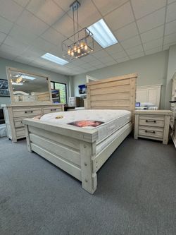 Queen bedroom set (FREE 24H DELIVERY AND SETUP)