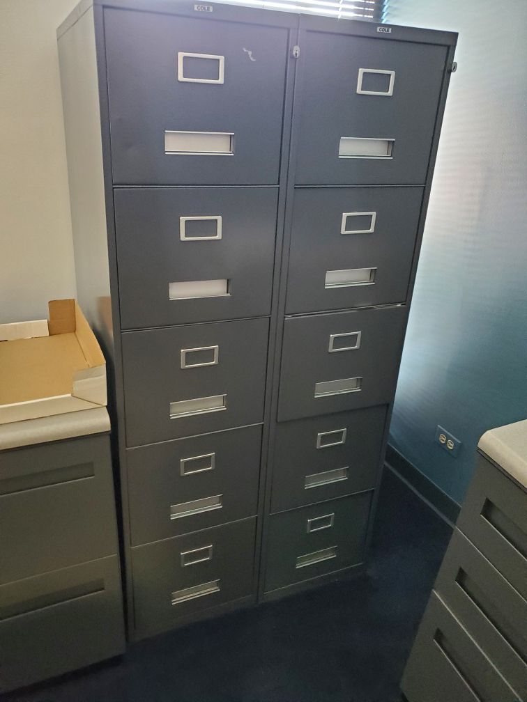 5 Drawer metal file cabinet