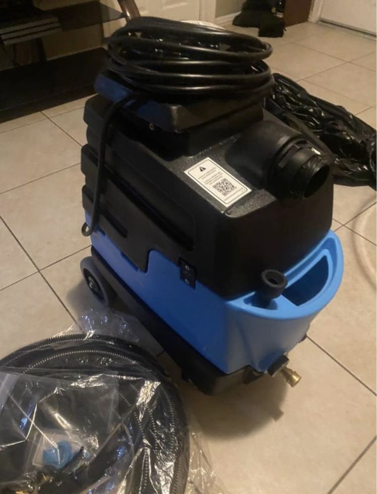 Mytee (8070) Lite Heated Carpet Extractor for Sale in New Phila, OH