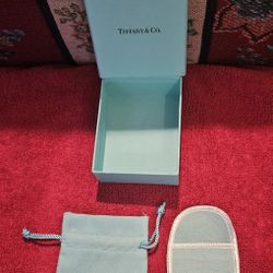 TIFFANY  & CO  TURQUOISE JEWELERY  BOX & 2 POUCHES PRE-OWNED 