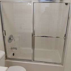Tub Doors Great Condition