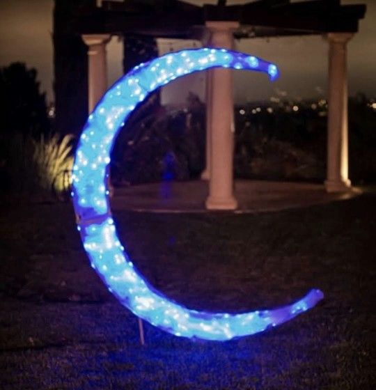 Silver Metal Crescent Moon Arch